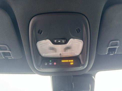 Used 2025 Chevrolet TrailBlazer RS image 19