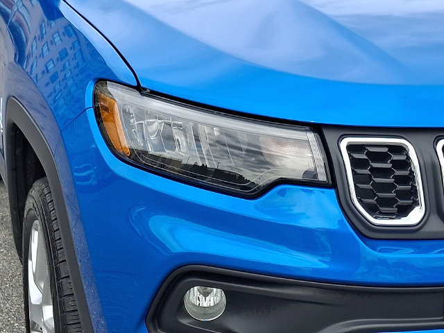 Certified 2024 Jeep Compass Latitude AWD/4WD image 9