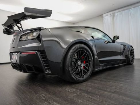 Used 2015 Chevrolet Corvette Z06 w/ 3LZ Preferred Equipment Group RWD image 24