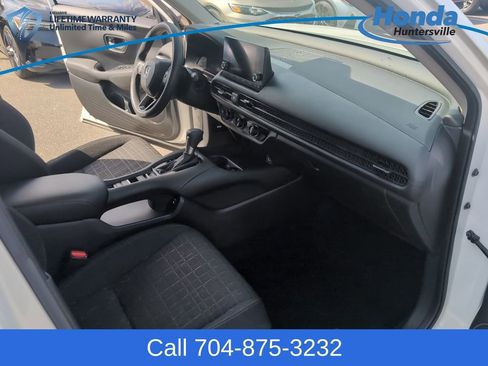 Used 2024 Honda HR-V LX image 16