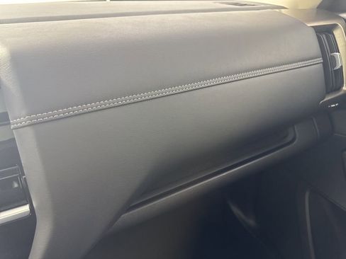 Used 2025 Nissan Pathfinder Platinum image 19