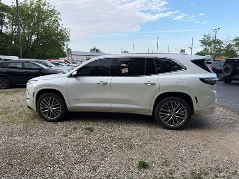 Used 2025 Buick Enclave Avenir w/ Super Cruise Package AWD/4WD image 12
