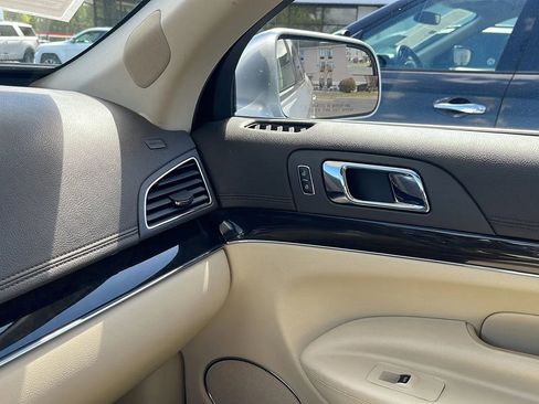 Used 2014 Lincoln MKT FWD image 18