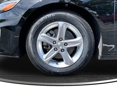 Used 2022 Chevrolet Malibu LT FWD image 34
