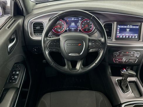 Used 2019 Dodge Charger SXT RWD image 15