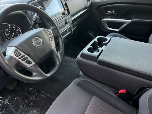 Used 2022 Nissan Titan SV AWD/4WD image 12