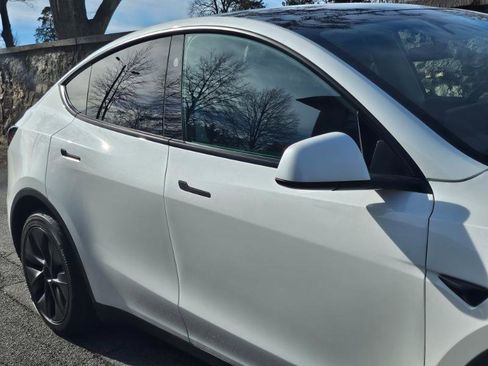 Used 2025 Tesla Model Y Long Range image 20