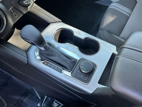 Used 2025 Chevrolet Blazer LT image 35