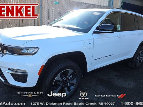 Used 2023 Jeep Grand Cherokee 4WD 4xe image 1