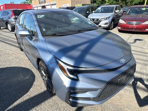 Used 2023 Toyota Corolla XSE FWD image 3