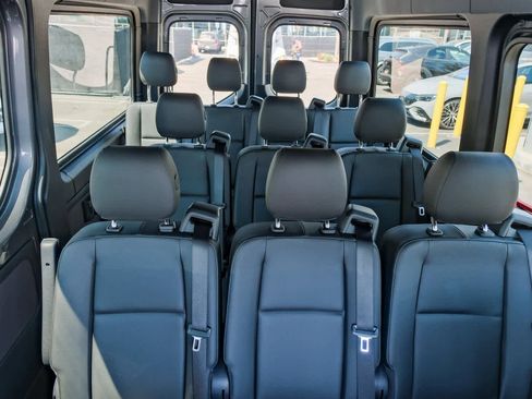 Used 2024 Mercedes-Benz Sprinter 2500 image 18