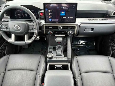 Used 2024 Toyota Tacoma TRD Sport AWD/4WD image 17