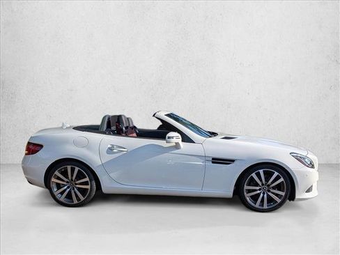 Certified 2018 Mercedes-Benz SLC 300 image 4