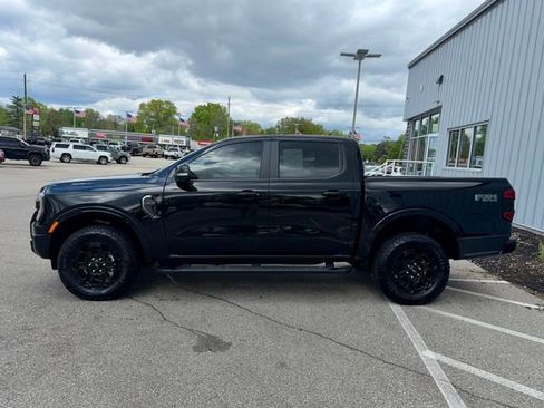 Used 2025 Ford Ranger Lariat w/ FX4 Off-Road Package AWD/4WD image 4