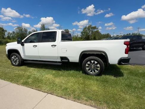 Used 2024 Chevrolet Silverado 2500 Custom w/ Custom Value Package AWD/4WD image 6