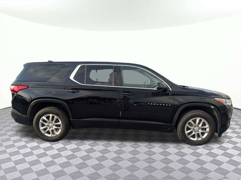 Used 2019 Chevrolet Traverse LS FWD image 3