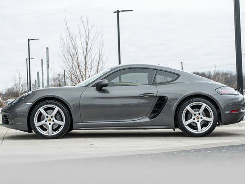 Used 2018 Porsche 718 Cayman image 6