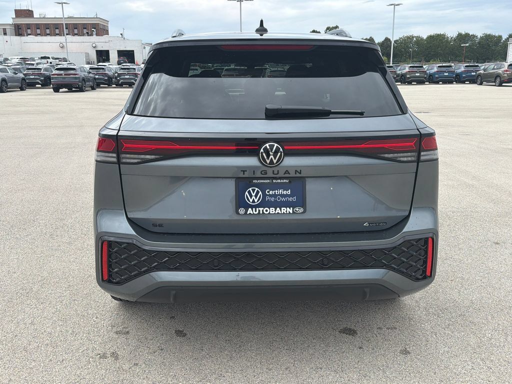 Certified 2026 Volkswagen Tiguan SE R-Line AWD/4WD image 5