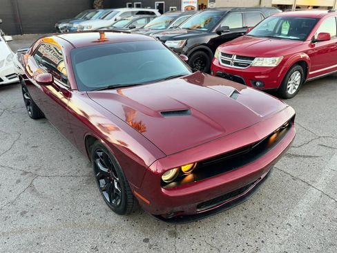 Used 2017 Dodge Challenger SXT Plus image 3