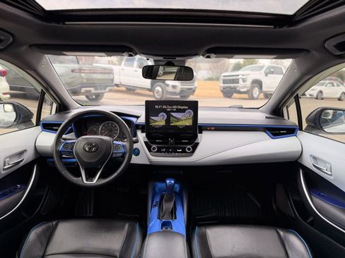 Used 2020 Toyota Corolla SE w/ SE Premium Package image 38