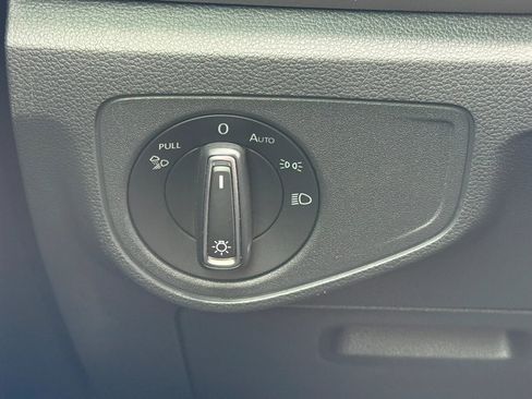 Used 2020 Volkswagen Atlas Cross Sport SEL Premium AWD/4WD image 38