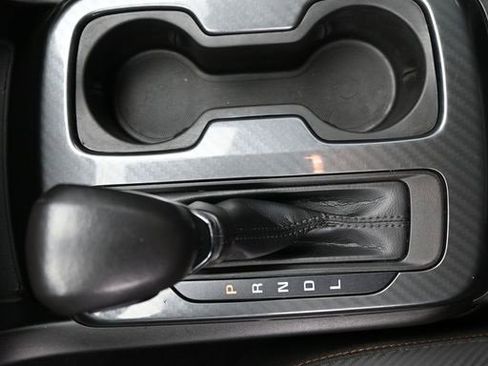 Used 2022 GMC Canyon AT4 image 18