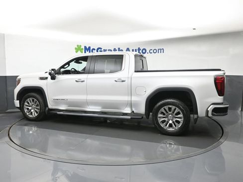 Used 2022 GMC Sierra 1500 Denali w/ Driver Alert Package II AWD/4WD image 19