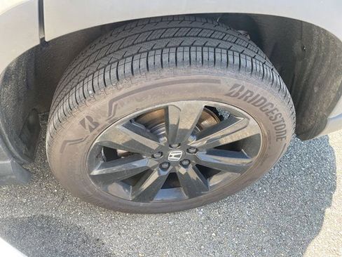 Used 2025 Honda Pilot Black Edition image 7