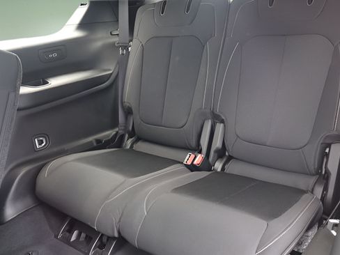 Used 2025 Jeep Grand Cherokee L Laredo w/ Luxury Tech Group I AWD/4WD image 39