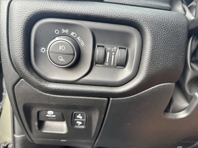 Used 2026 RAM 1500 Laramie AWD/4WD image 18