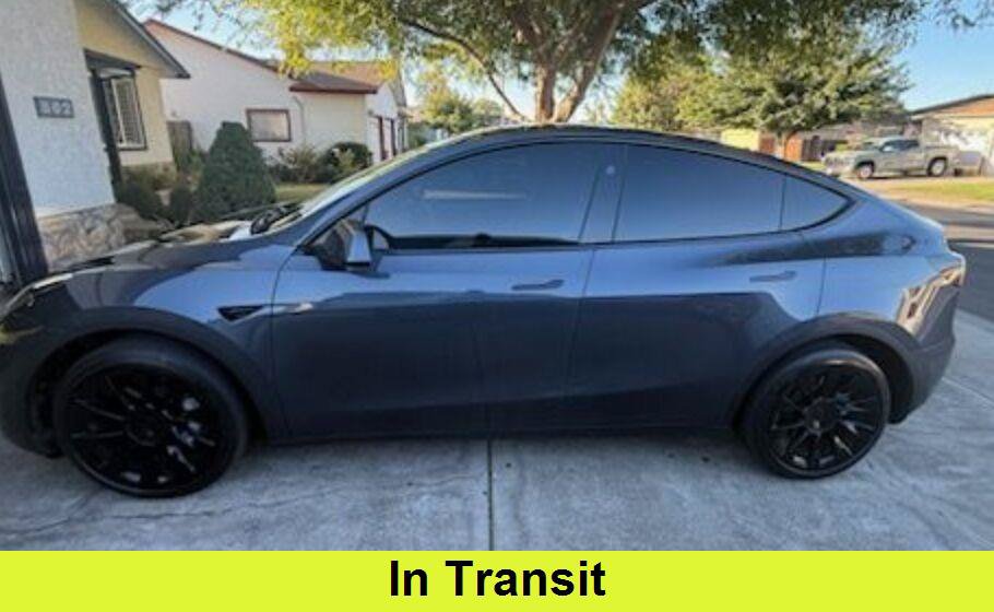 Used 2023 Tesla Model Y Long Range AWD/4WD image 1