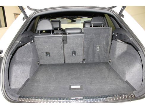 Used 2024 Audi Q3 2.0T Premium image 21