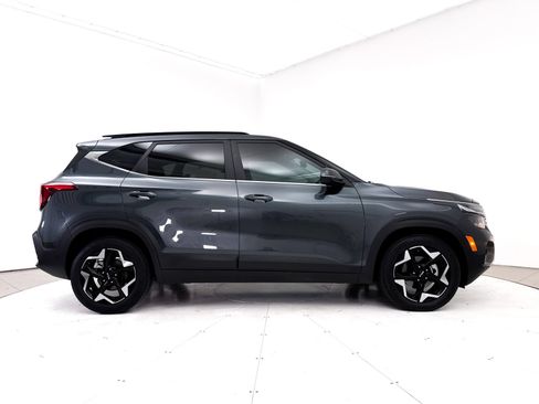 Certified 2024 Kia Seltos EX FWD image 1