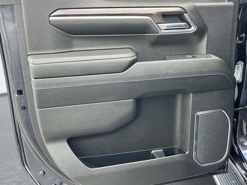 Used 2024 Chevrolet Silverado 1500 LTZ w/ LTZ Convenience Package II AWD/4WD image 18