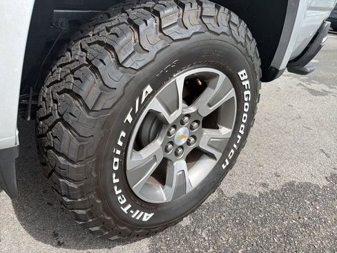 Used 2018 Chevrolet Colorado Z71 AWD/4WD image 12