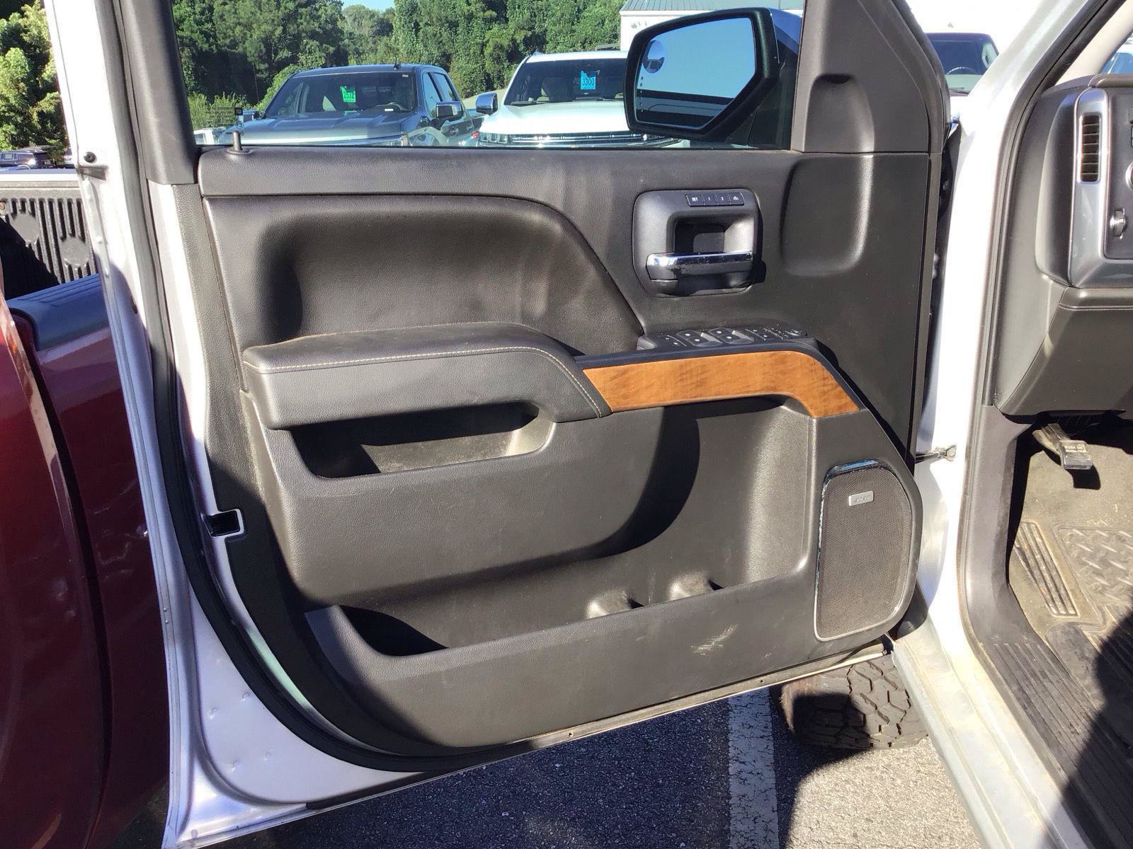 Used 2015 Chevrolet Silverado 1500 LTZ w/ Texas Edition, 1LZ Trim AWD/4WD image 10