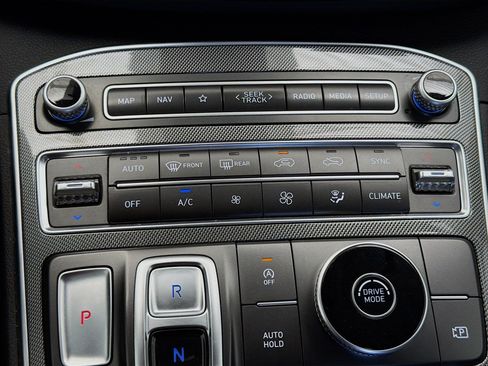 Used 2023 Hyundai Santa Fe SEL FWD image 11