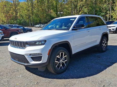 New 2025 Jeep Grand Cherokee Limited image 2