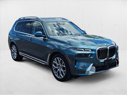 Used 2024 BMW X7 xDrive40i image 3