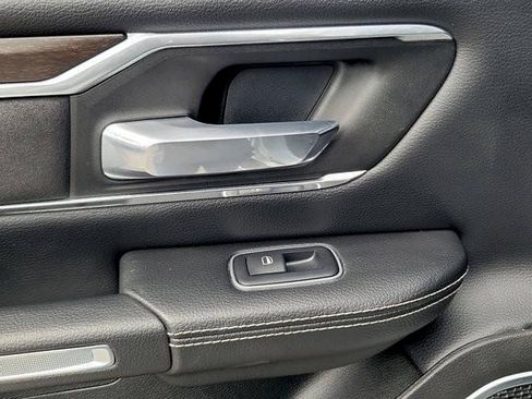 Used 2022 RAM 1500 Laramie AWD/4WD image 13
