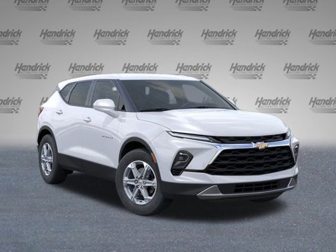 New 2025 Chevrolet Blazer LT w/ Driver Confidence Package image 2