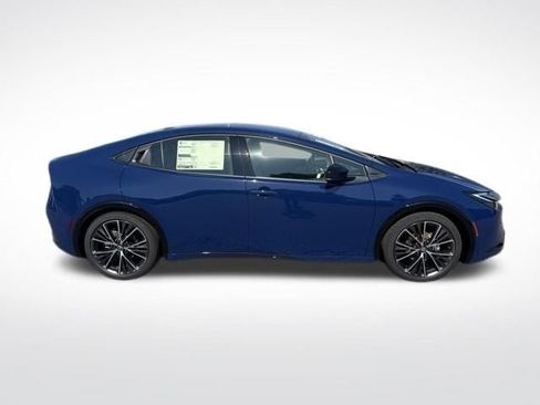 New 2027 Toyota Prius XLE FWD image 6
