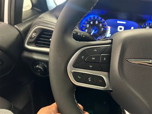 New 2026 Chrysler Pacifica Select image 19