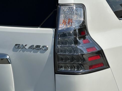 Used 2021 Lexus GX 460 Premium w/ Premium Plus Package AWD/4WD image 32