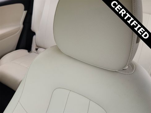 Certified 2022 Mercedes-Benz EQB 300 4MATIC image 24