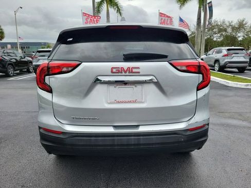 Used 2021 GMC Terrain SLE image 8