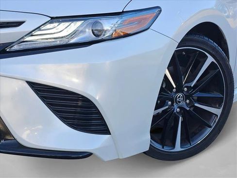 Used 2019 Toyota Camry XSE image 4