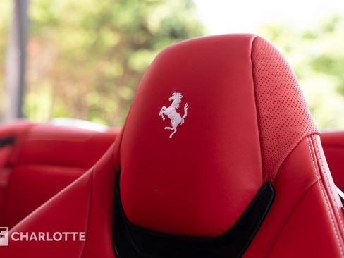 Used 2019 Ferrari Portofino image 22