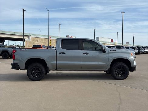 Used 2024 Chevrolet Silverado 1500 LT Trail Boss w/ Convenience Package II image 10