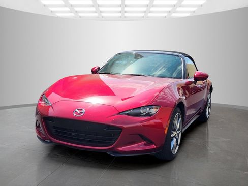 Used 2023 MAZDA MX-5 Miata Grand Touring RWD image 3
